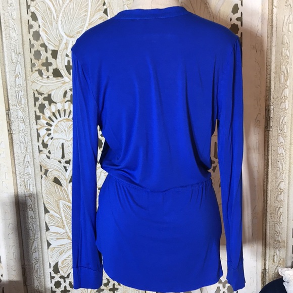 Royal blue long sleeve button down Calvin Klein woman’s blouse - Picture 4 of 6